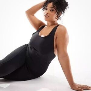 NWT Nike Yoga “Tight‎ Fit/Dry-Fit Luxe Women’sTraining Jumpsuit Size 1X